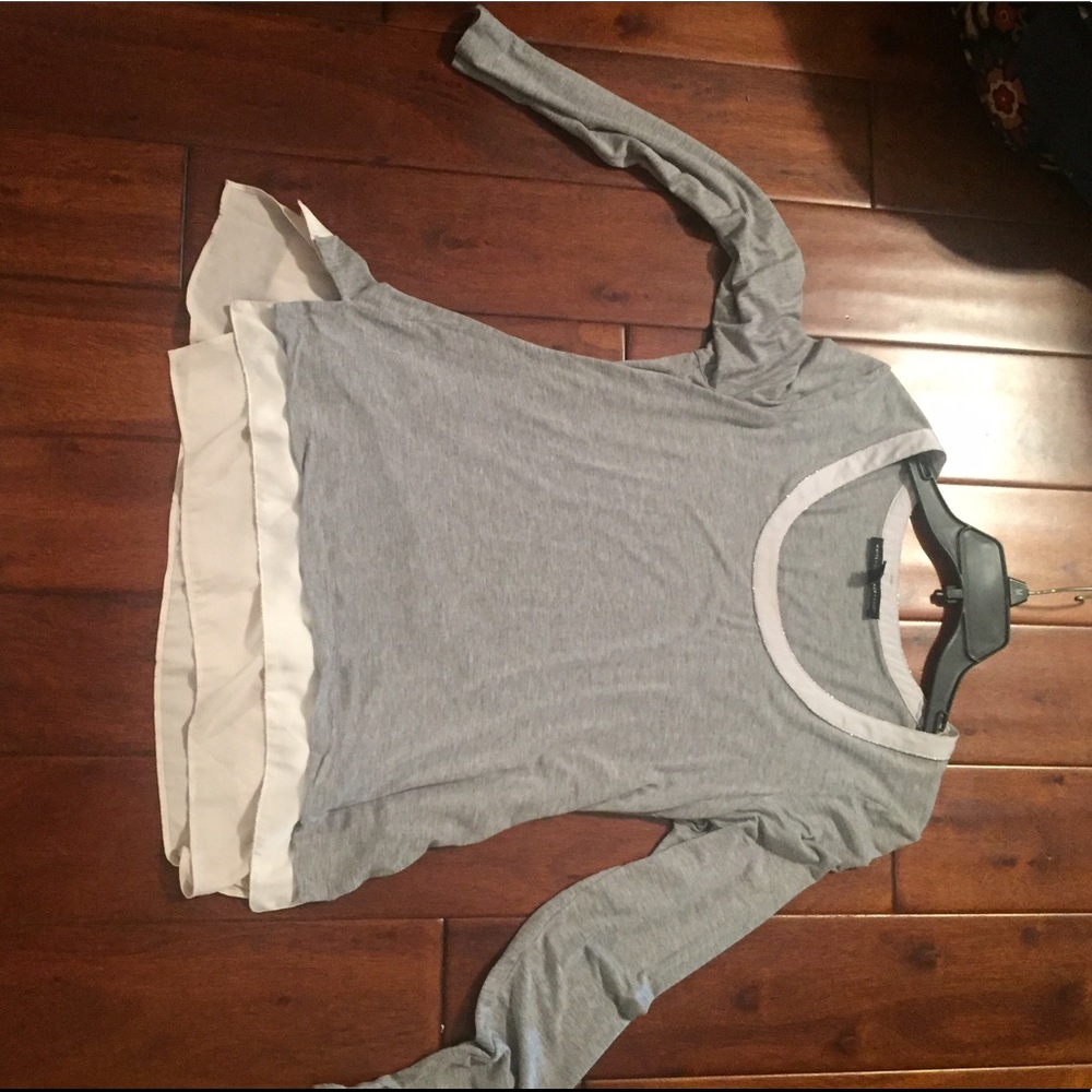 White House Black Market tiered top size M