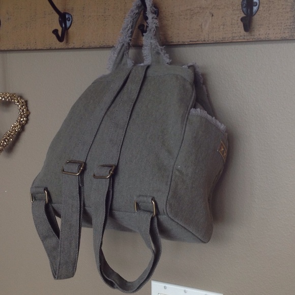 🍃💕Steve Madden Embellished Wilson Backpack - Picture 4 of 8