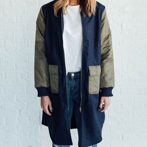 Oversized jacket with puff sleeves
