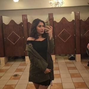 Meet your Posher, Daniela