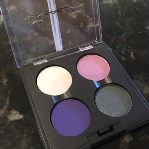 MAC Balloonacy Pandamonium Eyes Shadow Quad