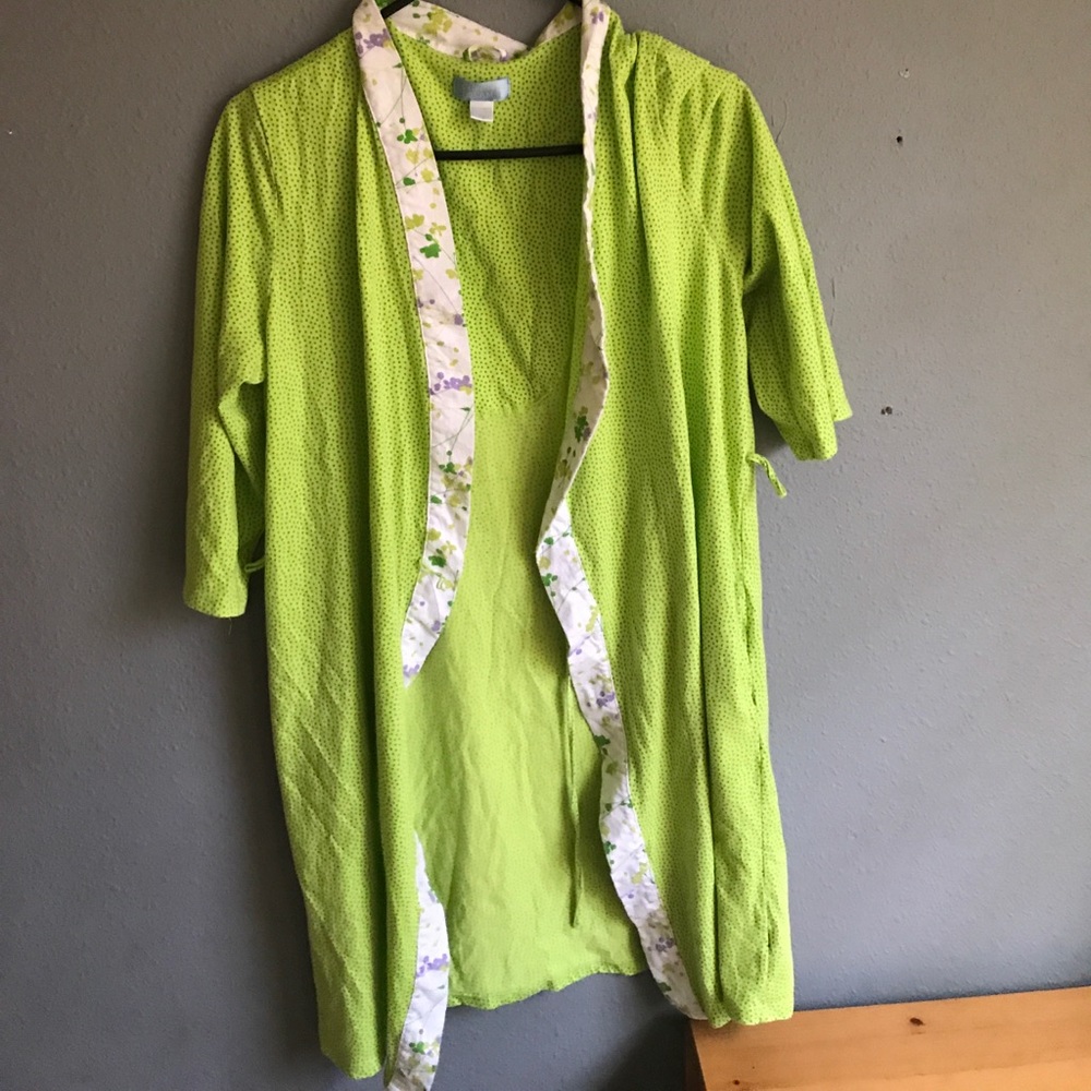 Spring pattern robe