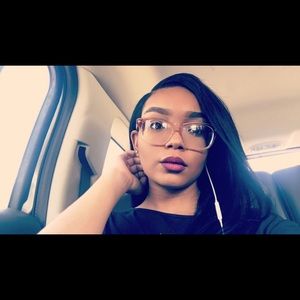 Meet your Posher, Leah