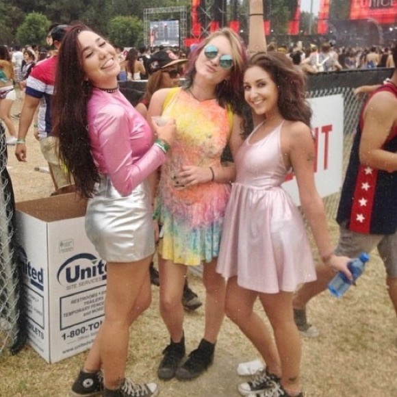 UNIF RINK DRESS - Picture 3 of 3