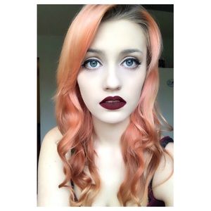 Meet your Posher, Chrissy