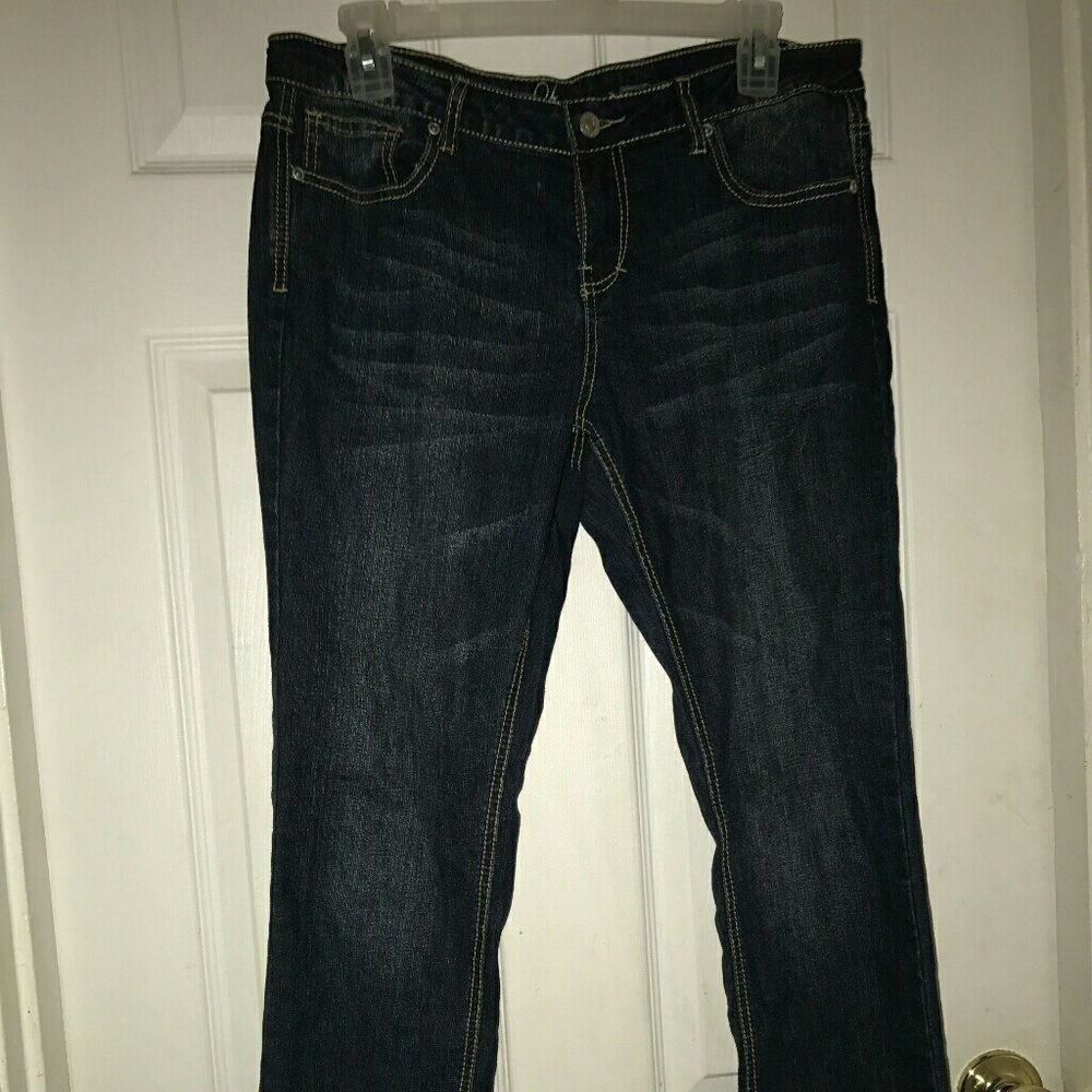 Jeans with pocket design