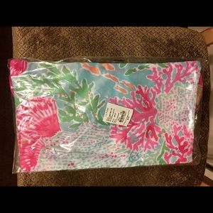 Limited Disney Springs Lilly Pulitzer Cinch Tote