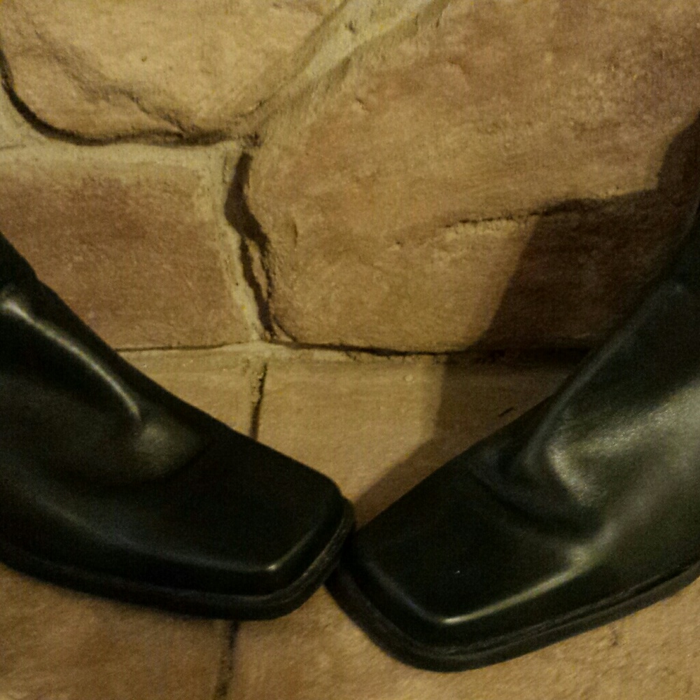 Black bandolino boots!!!