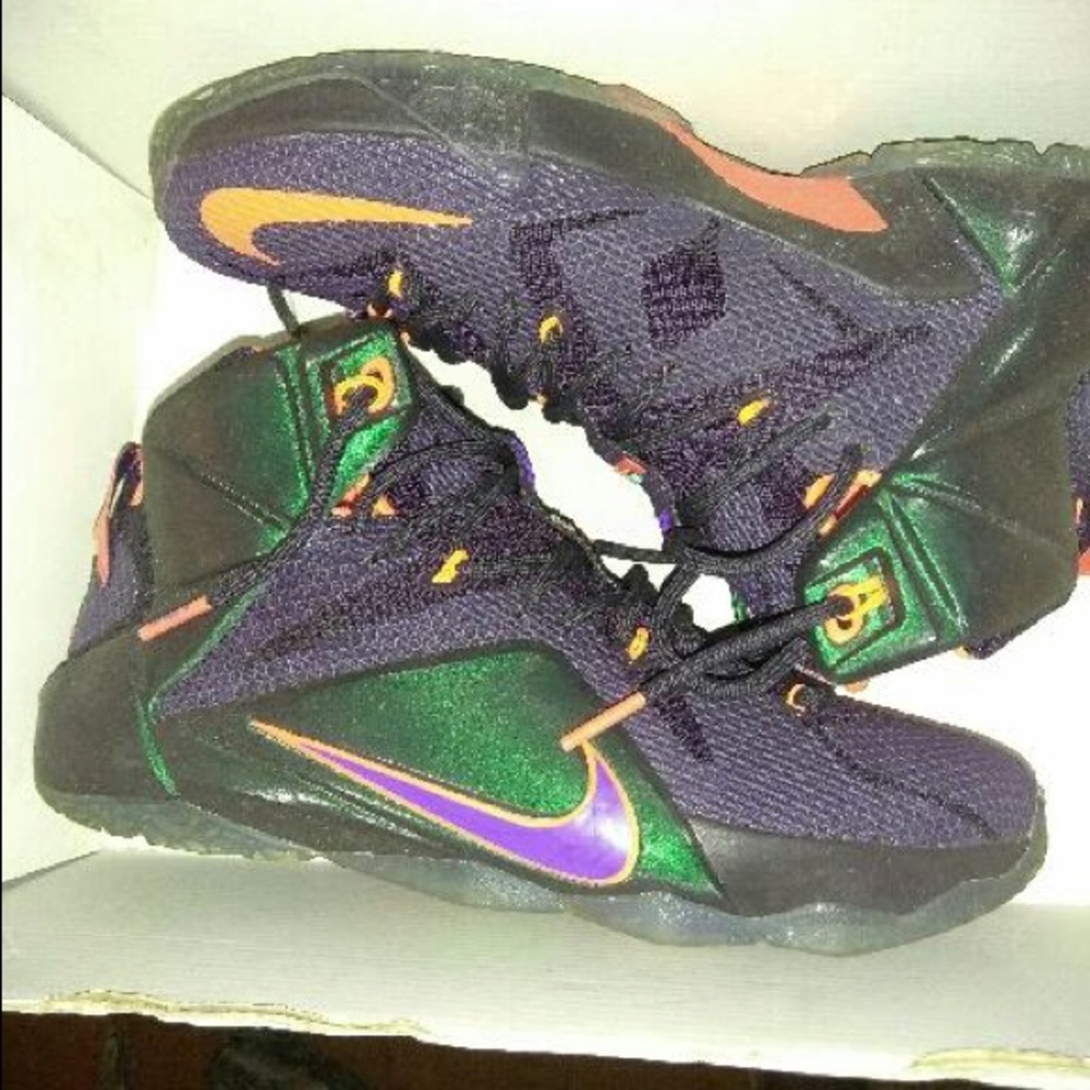 Lebrons 12