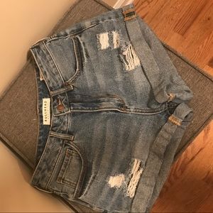 Bullhead Ripped Jean Shorts!!!