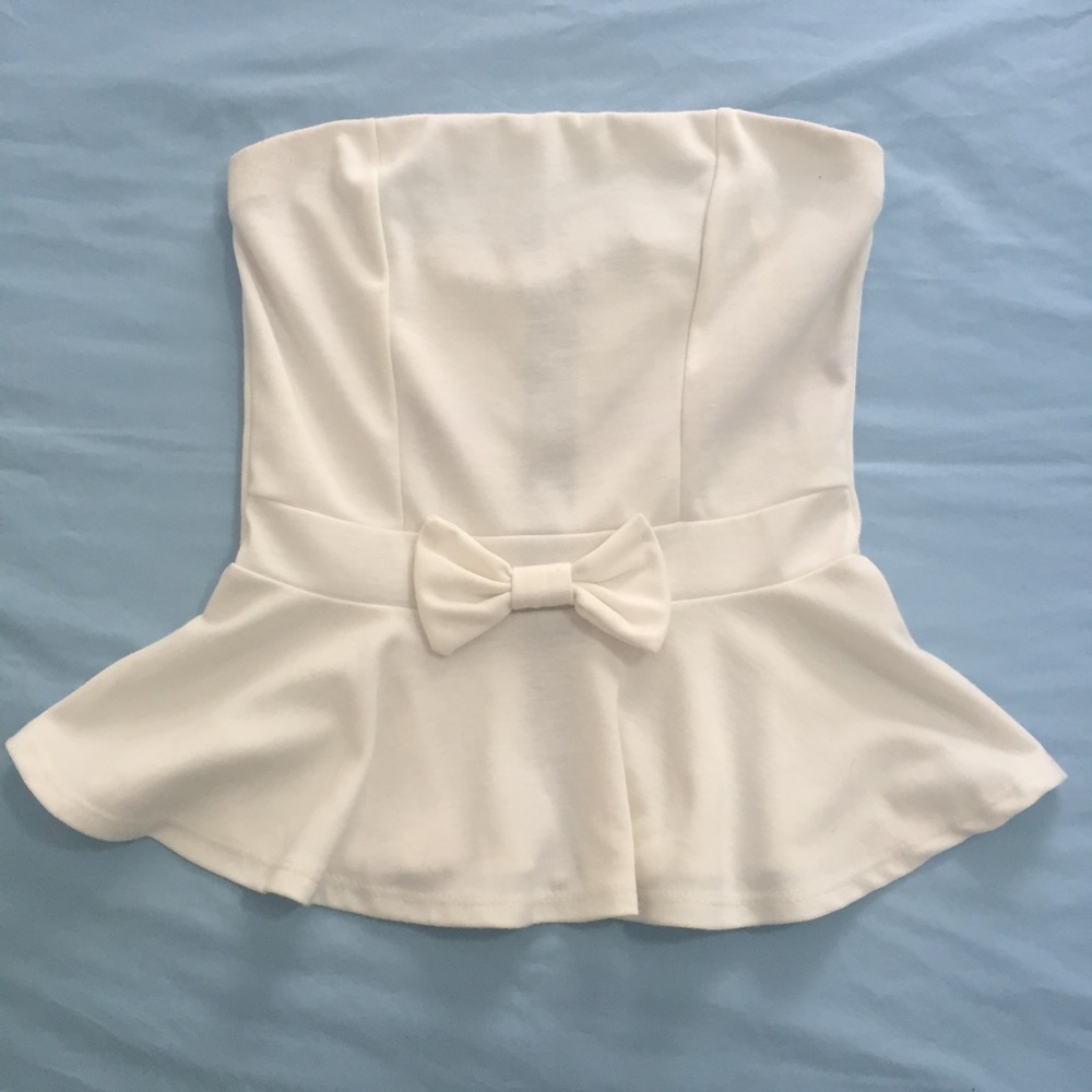 ✨SALE✨White Strapless Peplum Top