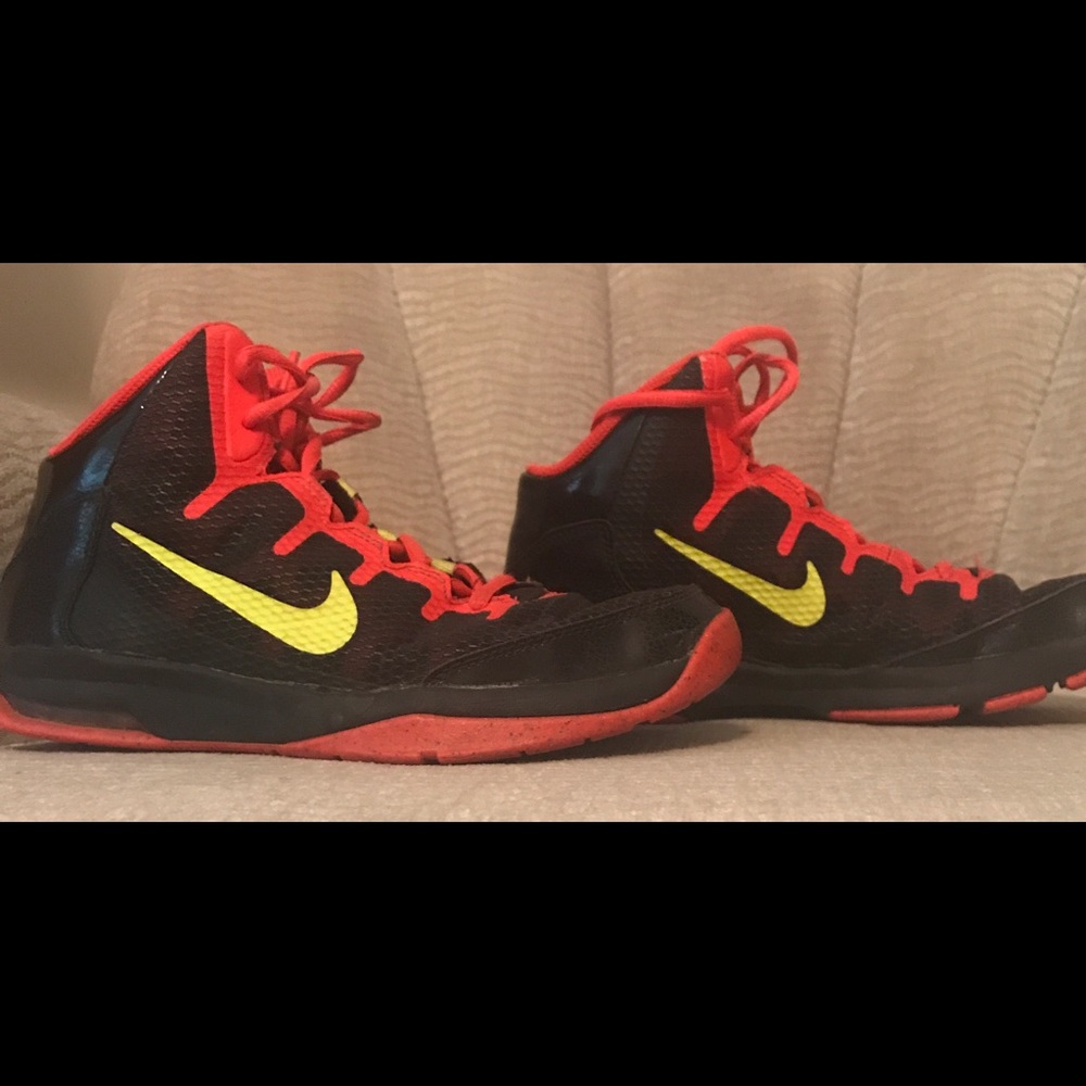 Under armour tennis shoes