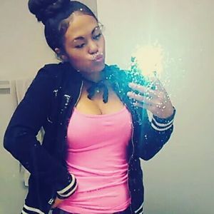 Meet your Posher, Dezirae