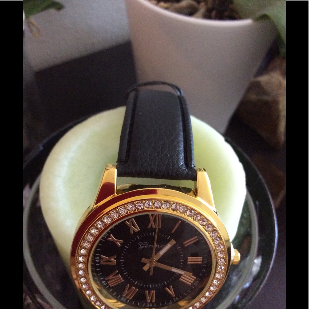 💙 Gorgeous Black Watch NEW 💙 - Picture 7 of 7