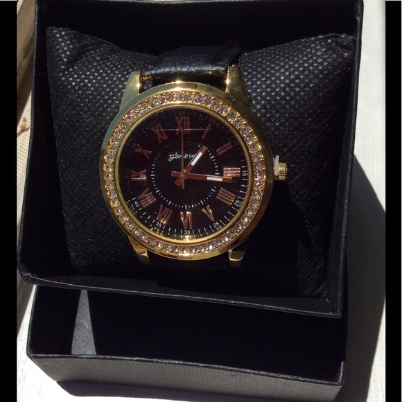 💙 Gorgeous Black Watch NEW 💙 - Picture 2 of 7