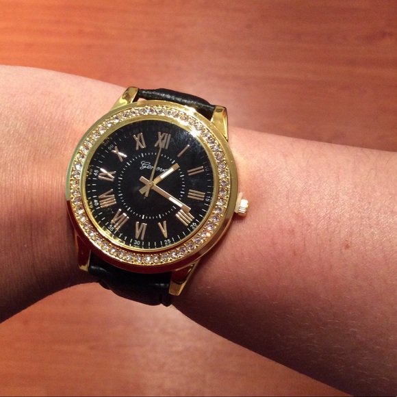 💙 Gorgeous Black Watch NEW 💙 - Picture 3 of 7