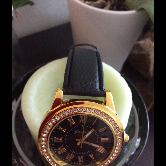 💙 Gorgeous Black Watch NEW 💙 - Picture 7 of 7