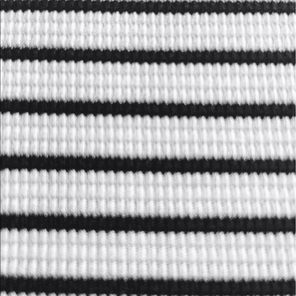 H&M black and white striped crop top - Picture 3 of 4