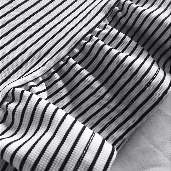 H&M black and white striped crop top - Picture 4 of 4