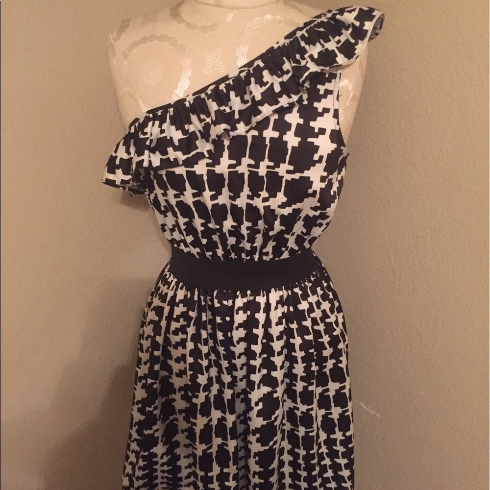 One Shoulder Black and White Dress w/ Ruffle
