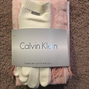 2 piece Set scarf and tech glove