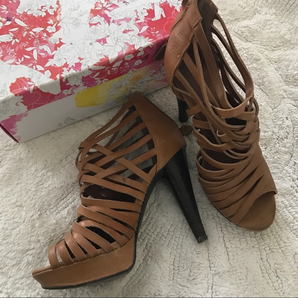 Neutral platform pumps