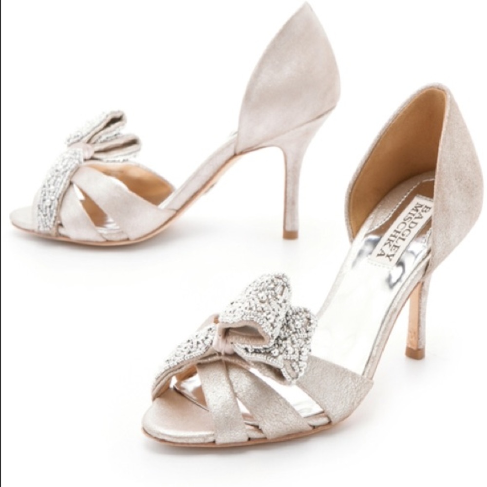 Badgley Mischka 'Vita' Metallic Bow Sandals