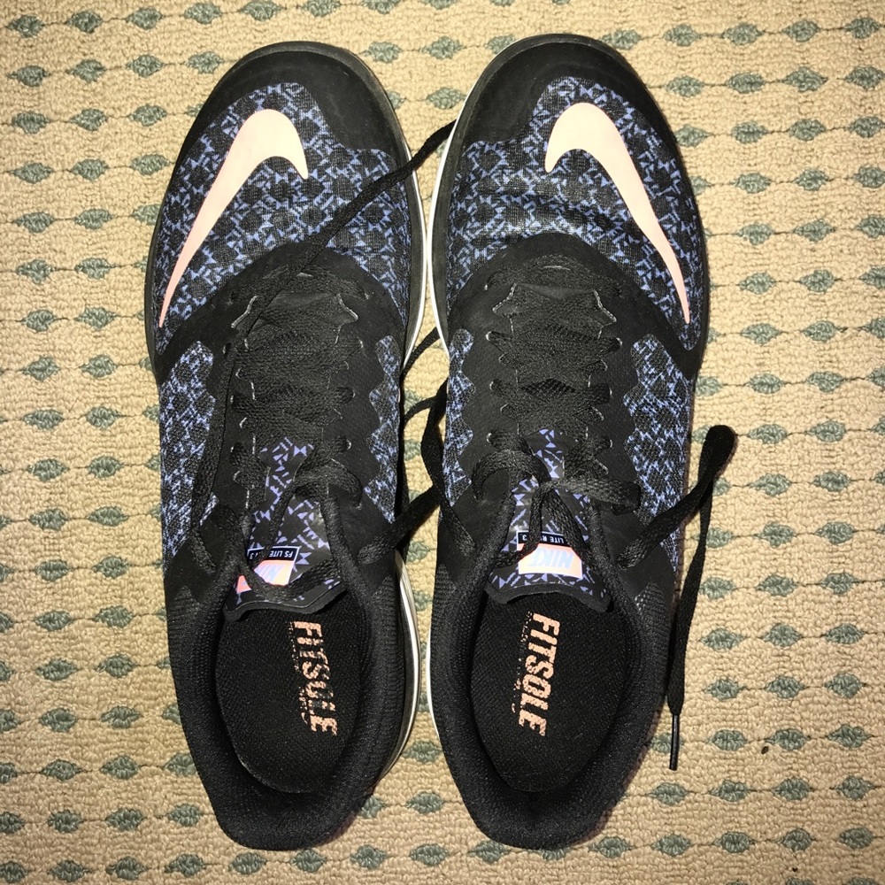 nike women's running shoe