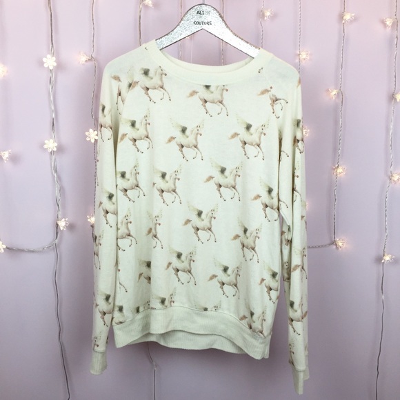 💫All Things Fabulous Pegasus Raglan Sweater💫 - Picture 4 of 8