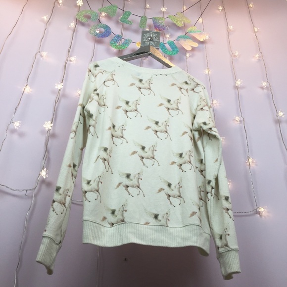 💫All Things Fabulous Pegasus Raglan Sweater💫 - Picture 5 of 8