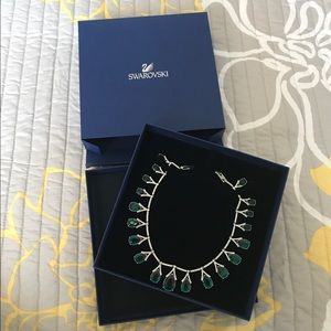 BRAND NIB SWAROVSKI EMERALD CRYSTAL NECKLACE!