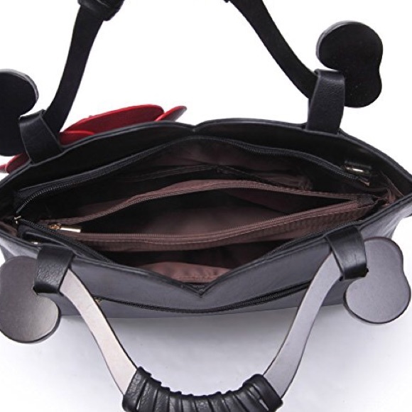 ๐ Unique Black Flower Purse - Picture 5 of 8