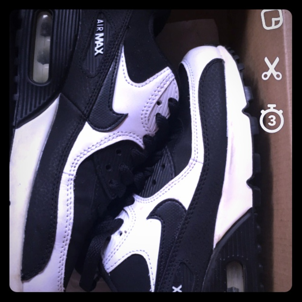 Nike black and white air max