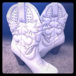 SALE🎀NEW MIA cowboy boots size 9