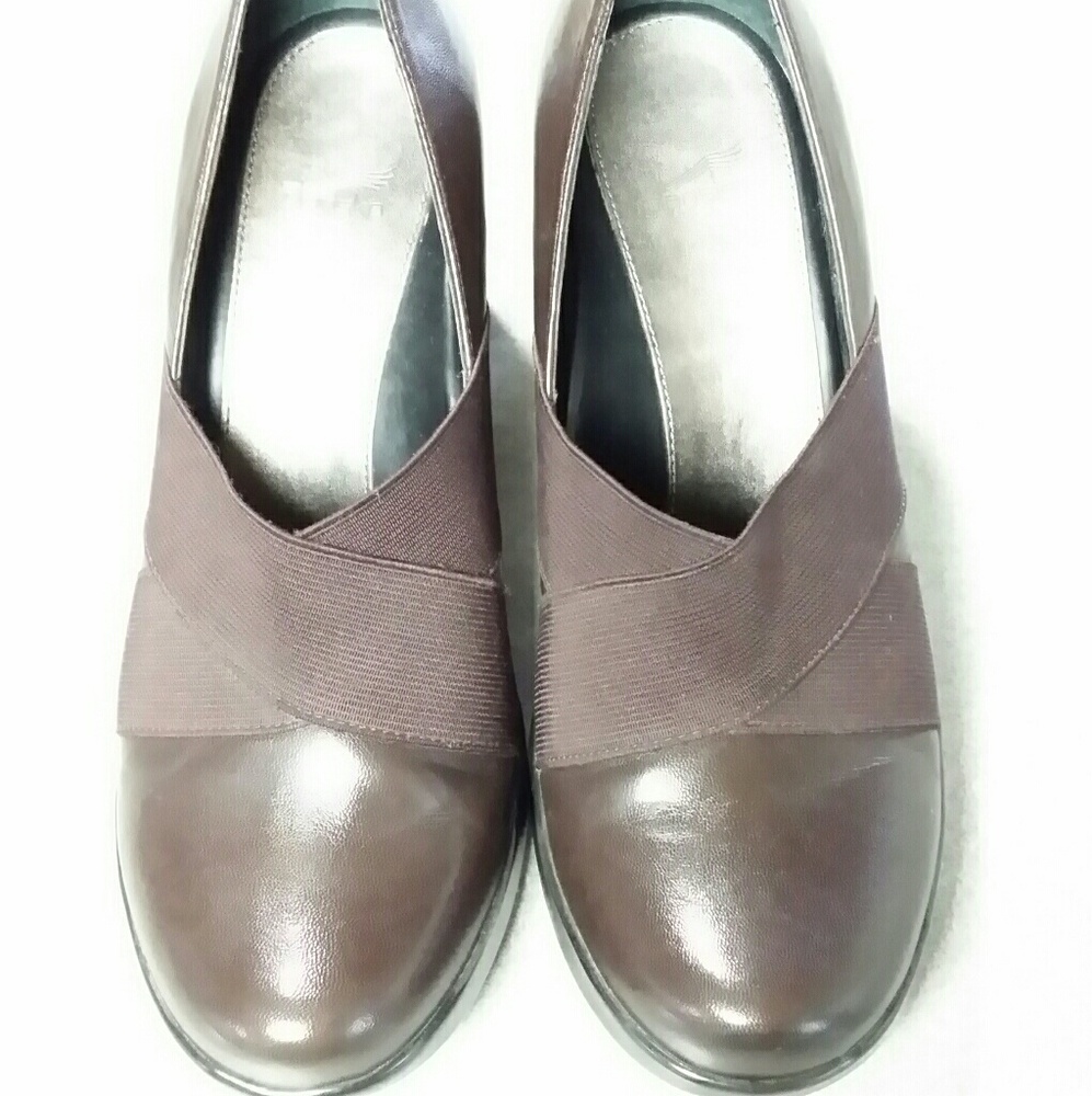 Dansko excellent condition elastic detailing