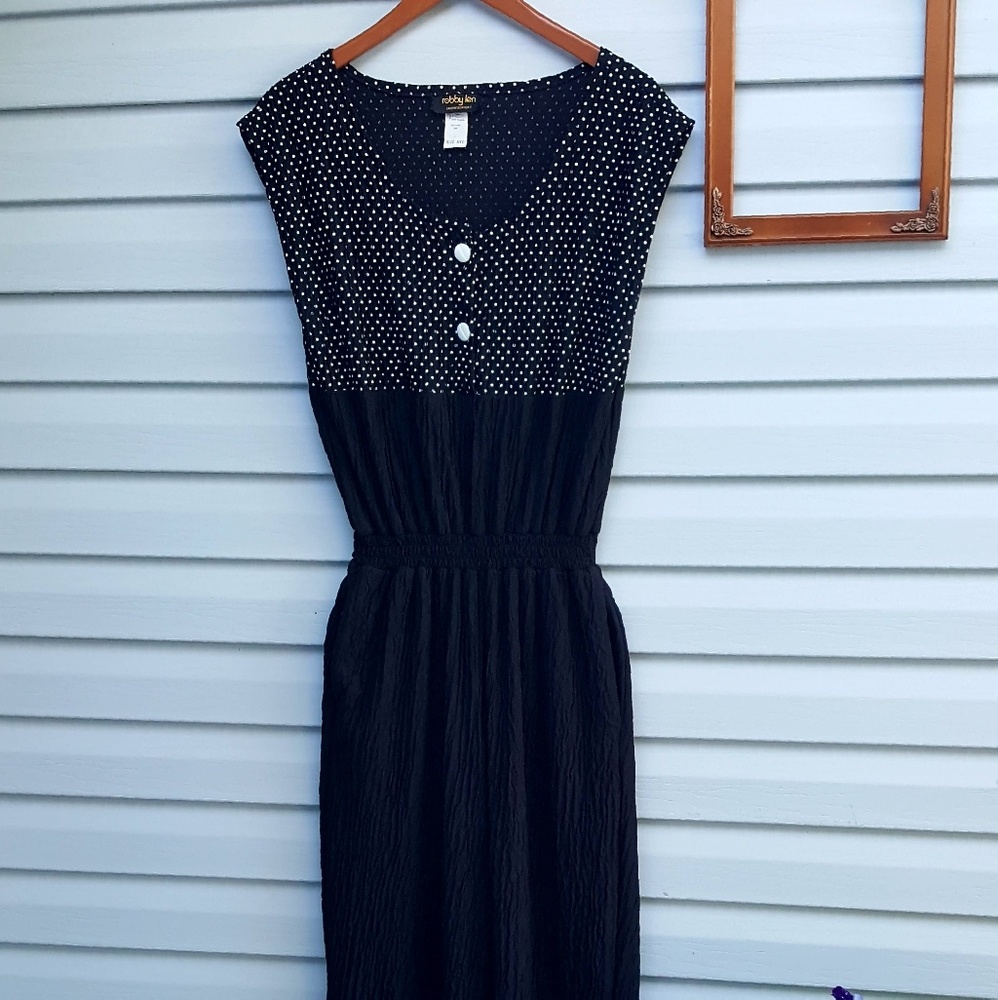 One-piece Black and White Sleeveless Jumpsuit