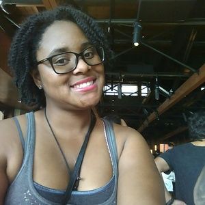 Meet your Posher, Janel