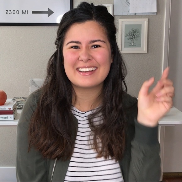 Meet your Posher, Lauren - Picture 2 of 2