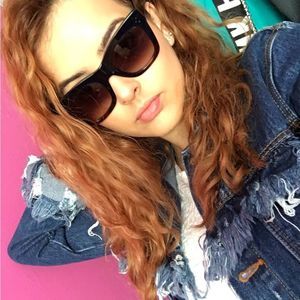 Meet your Posher, Andrea