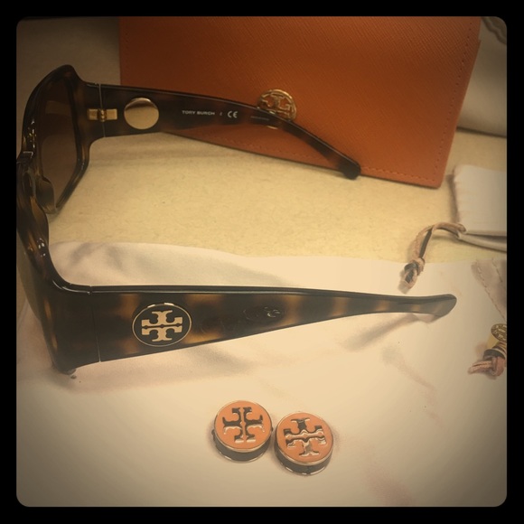 Tory burch sunglasses brand new!!!