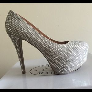 👠 Steve Madden Damsel Rhinestone Pumps