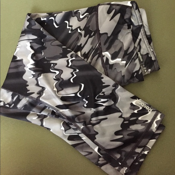 Reebok yoga pants - Picture 2 of 2