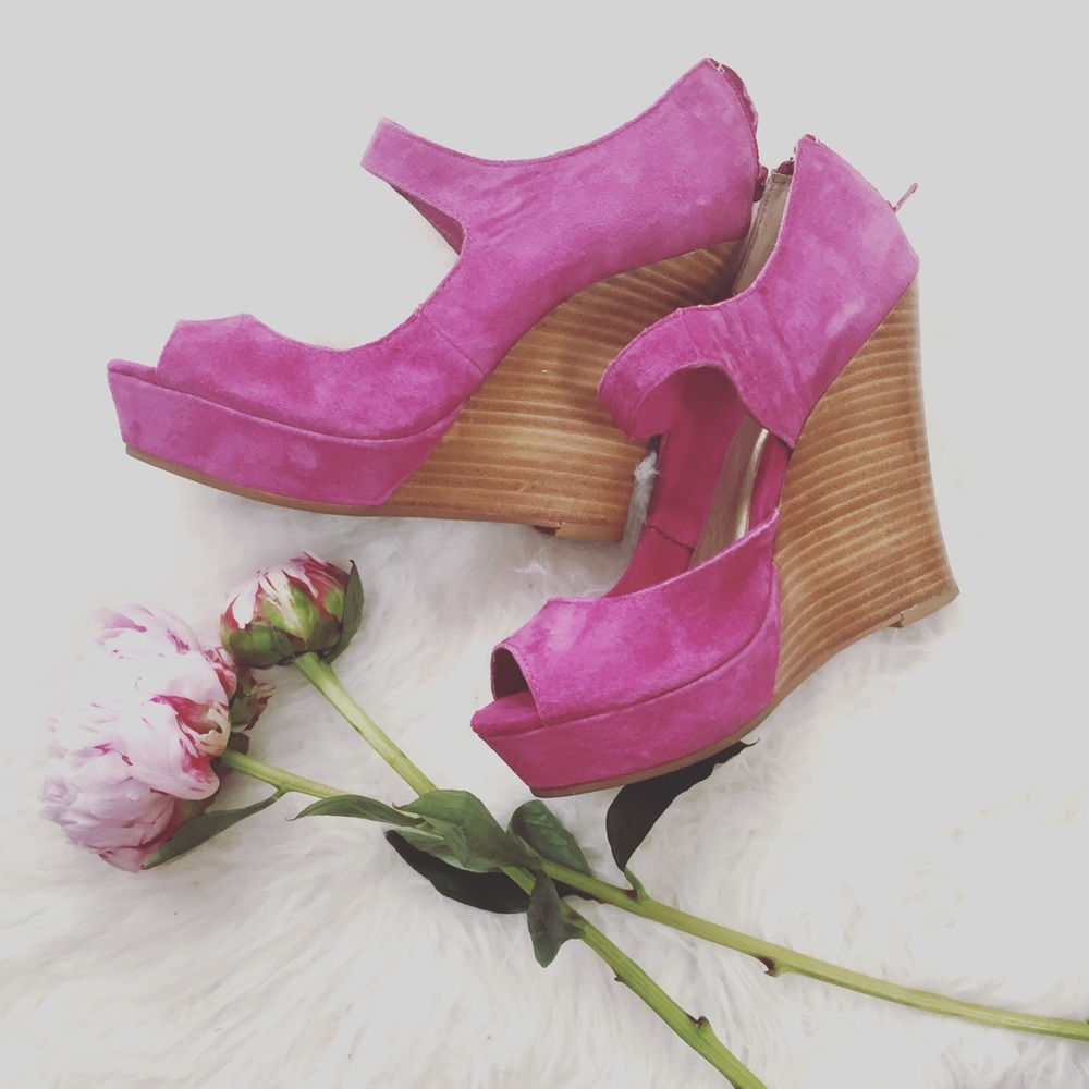 Seychelles Down to the Wire Suede Wedge, 7 B(M) US