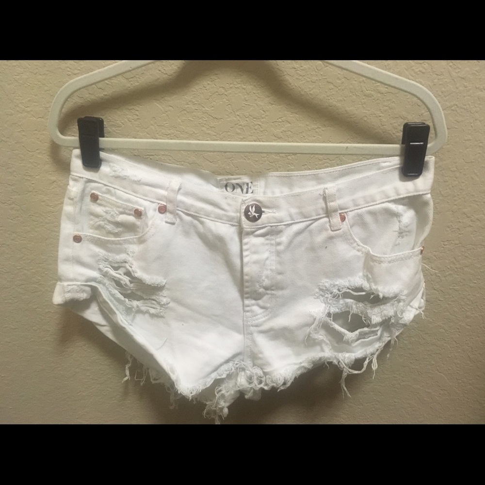 One teaspoon distressed jean shorts-white