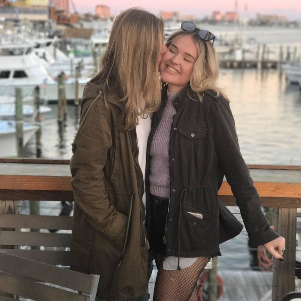 Meet your Posher, Caroline