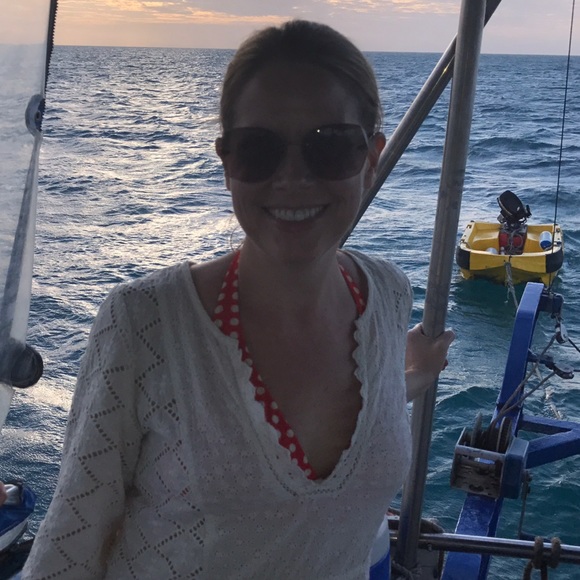 Meet your Posher, Janelle - Picture 2 of 4