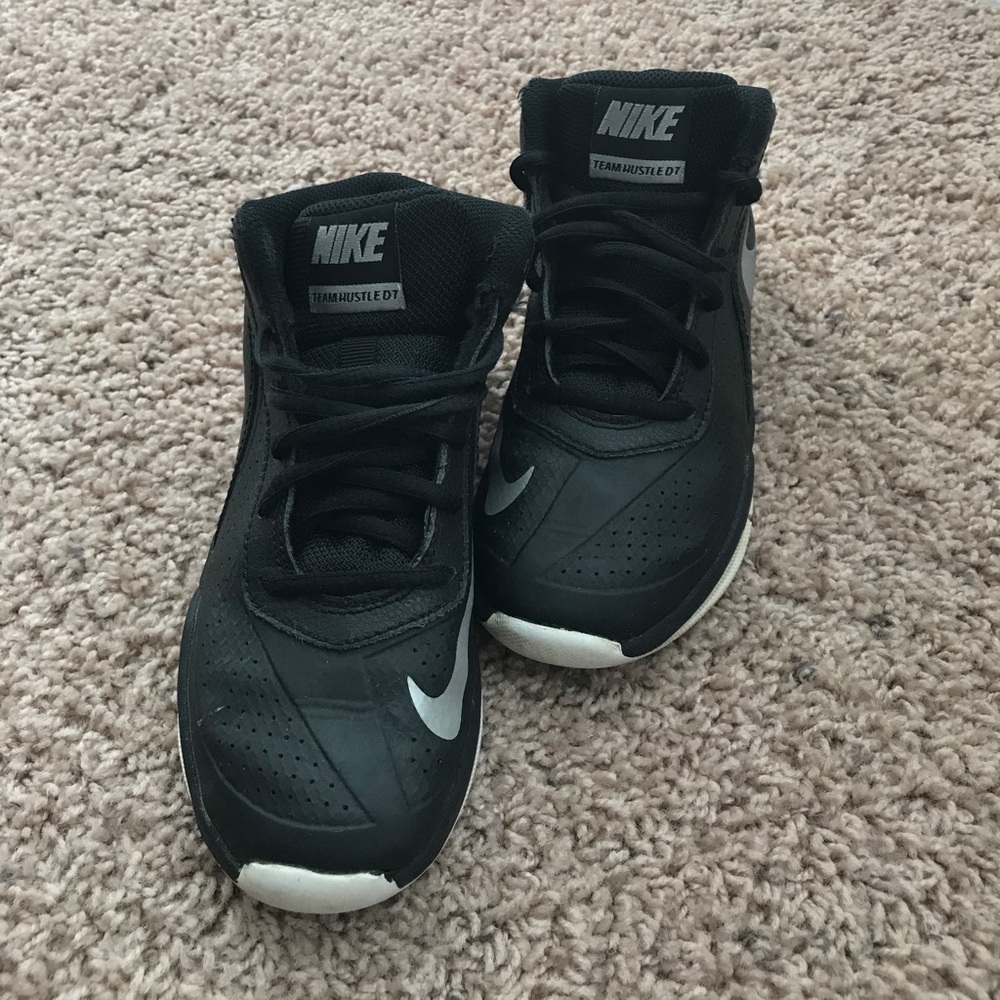 Nike Youth Shies/ NO Trades