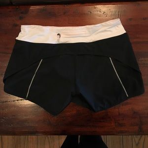Lululemon Size 6 Black Run Shorts Lined