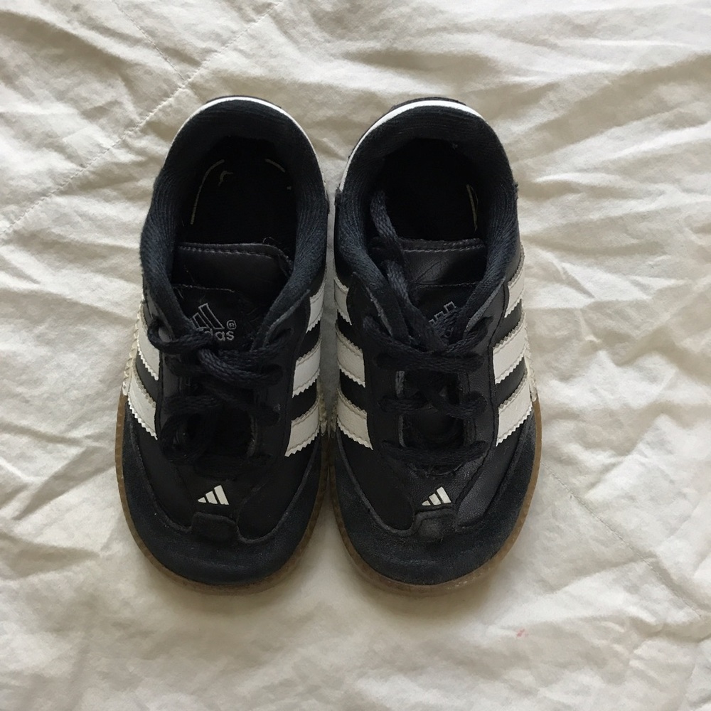 Toddler adidas sambas