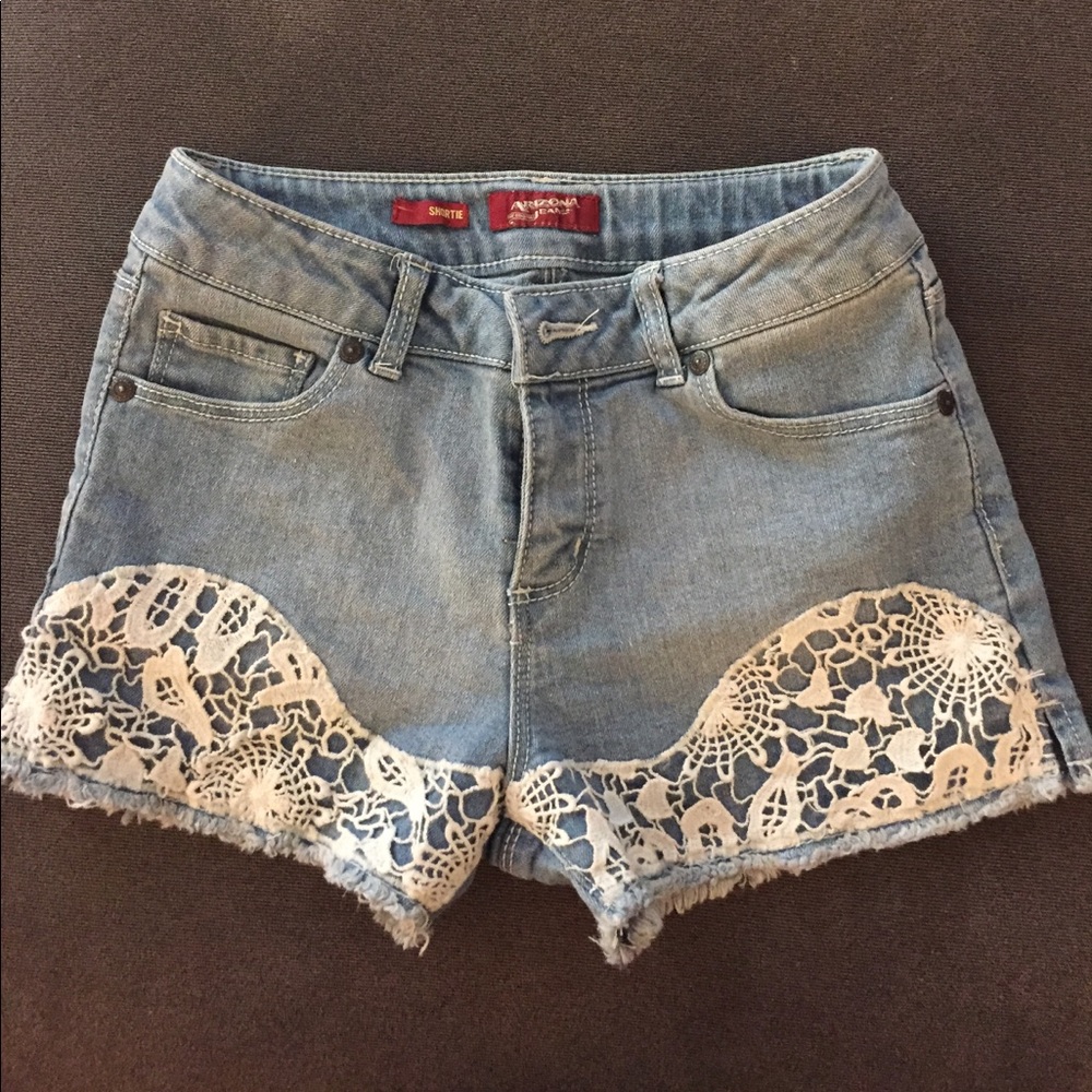 Jean Shorts with Lace Design ✨